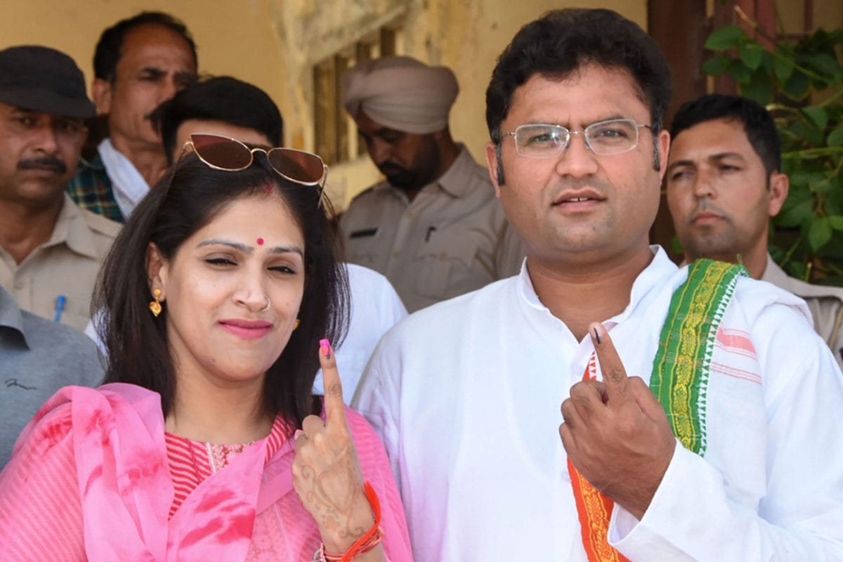 Ashok Tanwar: पूर्व राष्ट्रपति की नातिन से शादी, राहुल गांधी के करीब भी  रहे...ये है अशोक तंवर की पुरी कुंडली, जल्द BJP में होंगे शामिल – News18  हिंदी