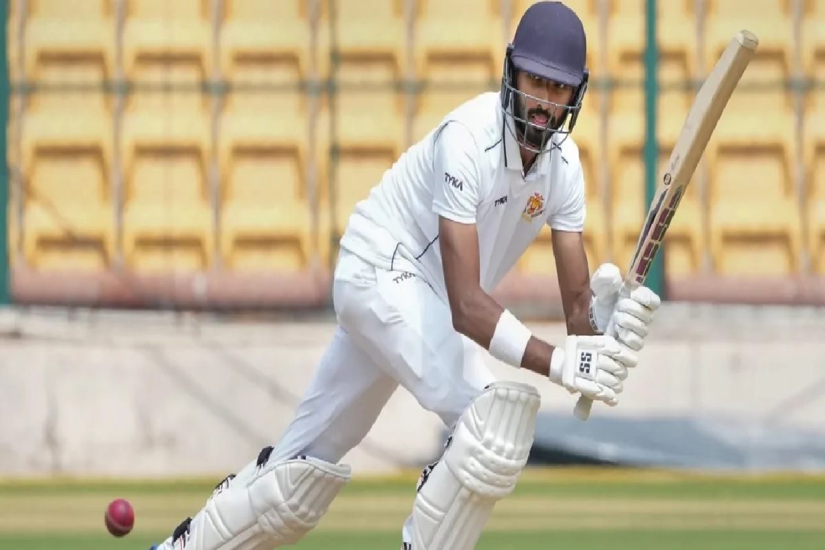 टीम इंडिया से बाहर चल रहे क्रिकेटर का रणजी ट्रॉफी में जलवा, ठोका शतक