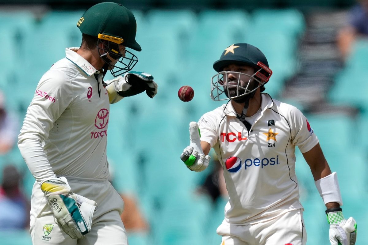 पाकिस्तान का सूपड़ा साफ, नए साल में बल्लेबाजों ने डुबोई लुटिया