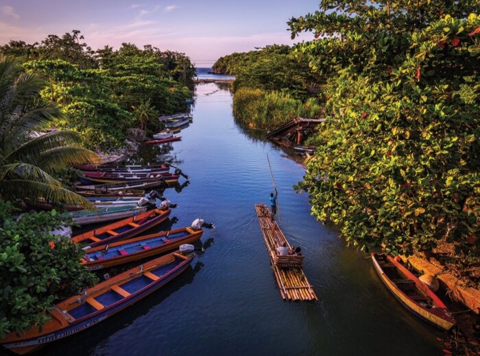 Tourist: पर्यटकों की वजह से चल रहे है यह 6 देश, जानिए लिस्ट 5 forbes