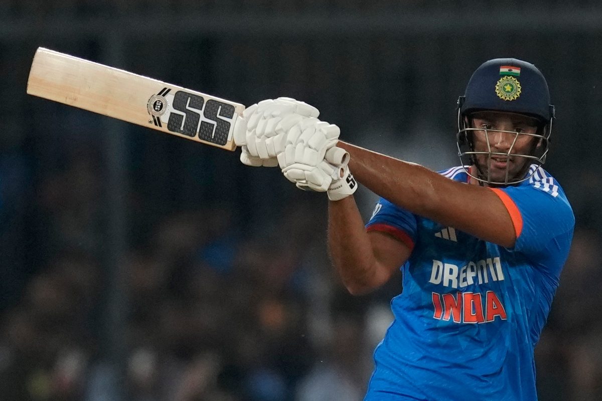 शिवम दुबे का बड़ा धमाका, 207 स्थानों की लगाई छलांग, जायसवाल को भी मिला इनाम