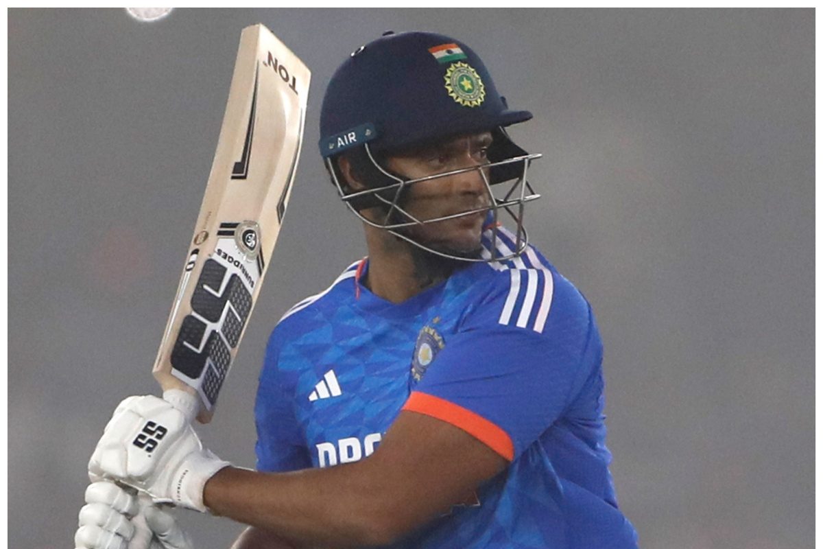 शिवम दुबे ने मुश्किल में घिरी टीम की बचाई लाज, कप्तान हुए गोल्डन डक के शिकार