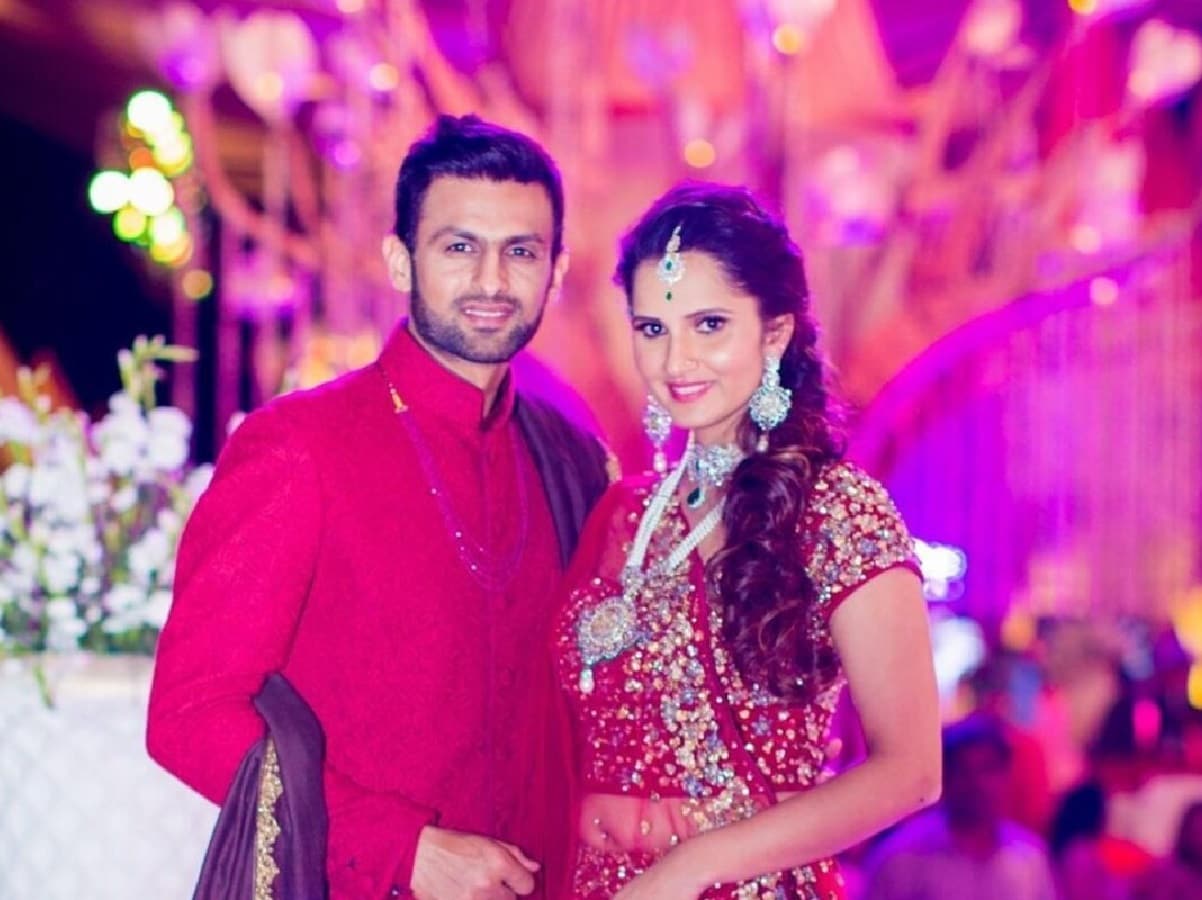 From Sania to Reena Roy, 4 Pakistani cricketers married Indian girls
