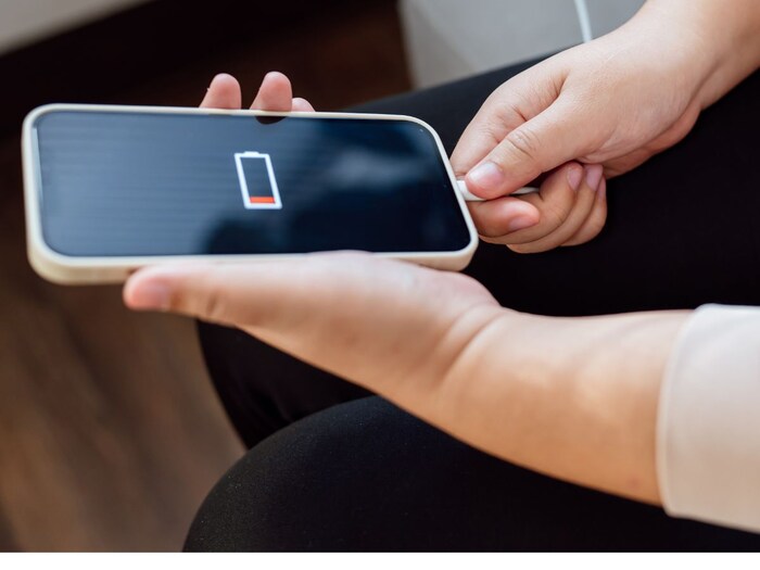 फोन चार्ज करने से पहले इस बात का रखें ख्याल, नहीं तो फट सकता है फ़ोन 5 canva