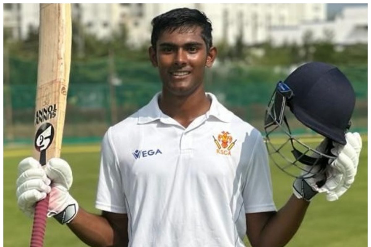 जिसे अंडर-19 टीम के लायक नहीं माना, उसने ठोके 400 रन, सेलेक्टर्स की परेशानी...