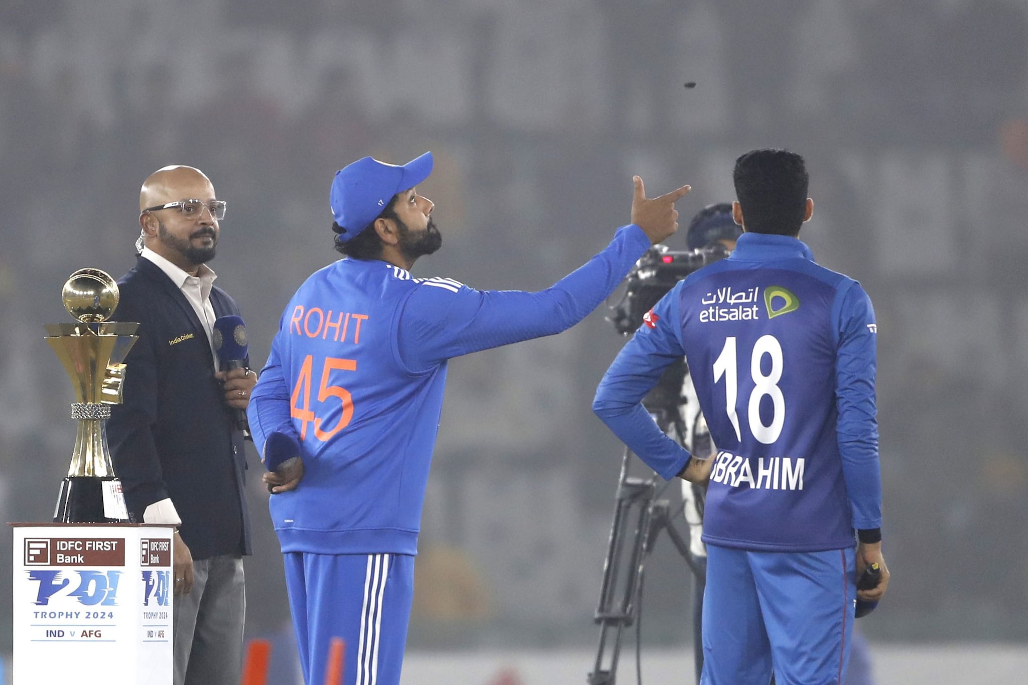 IND vs AFG: रोहित शर्मा वर्ल्ड रिकॉर्ड से 2 कदम दूर, धोनी हो जाएंगे पीछे