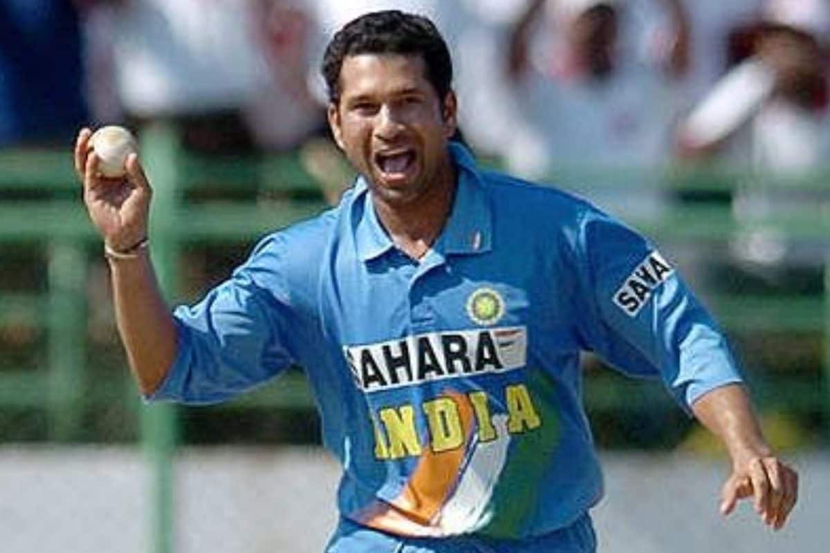 गेंदबाजी में भी नहीं है सचिन का कोई तोड़, 27 साल से अटूट ये महारिकॉर्ड