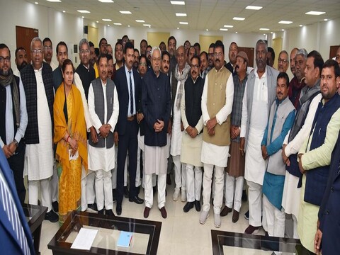 बिहार में JDU के कई सांसदों का टिकट कट गया है (फाइल फोटो)