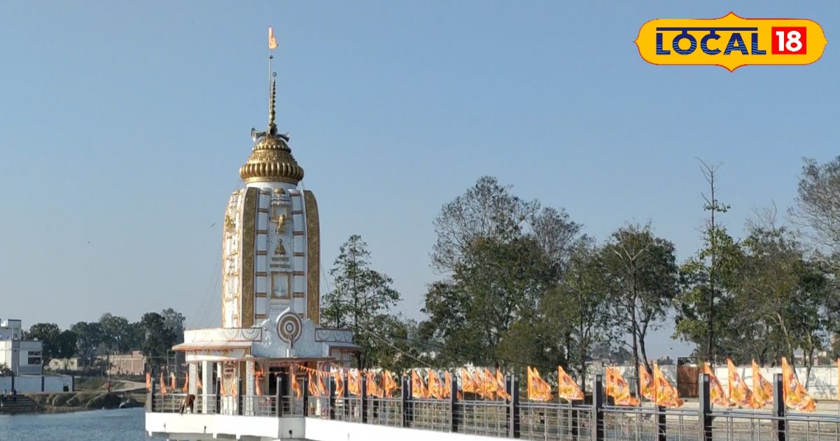 कोडरमा: तालाब के बीच बने राधा-कृष्ण मंदिर में आज भव्य आयोजन, हाईवे को ...