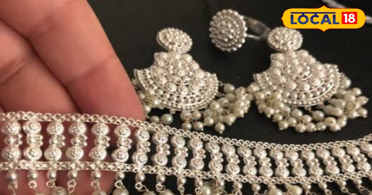If you want to buy gold and silver then this is a great opportunity Check price here - News18 \u0939\u093f\u0902\u0926\u0940