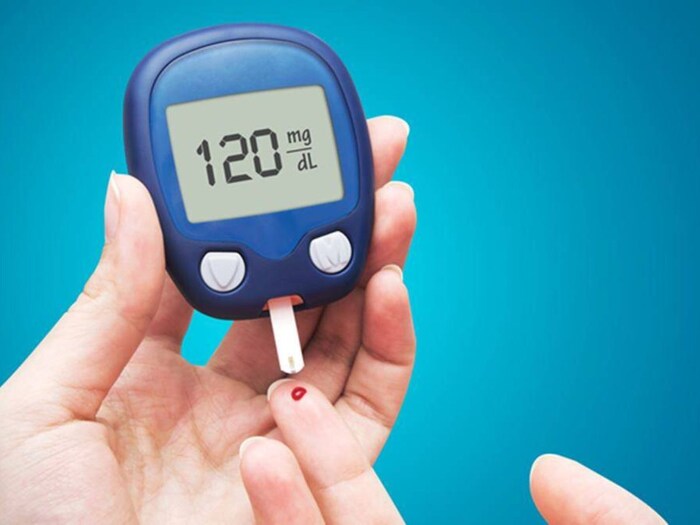 स्वस्थ शरीर का राज है नारियल पानी, सुगर करेगा कम 2 Canva