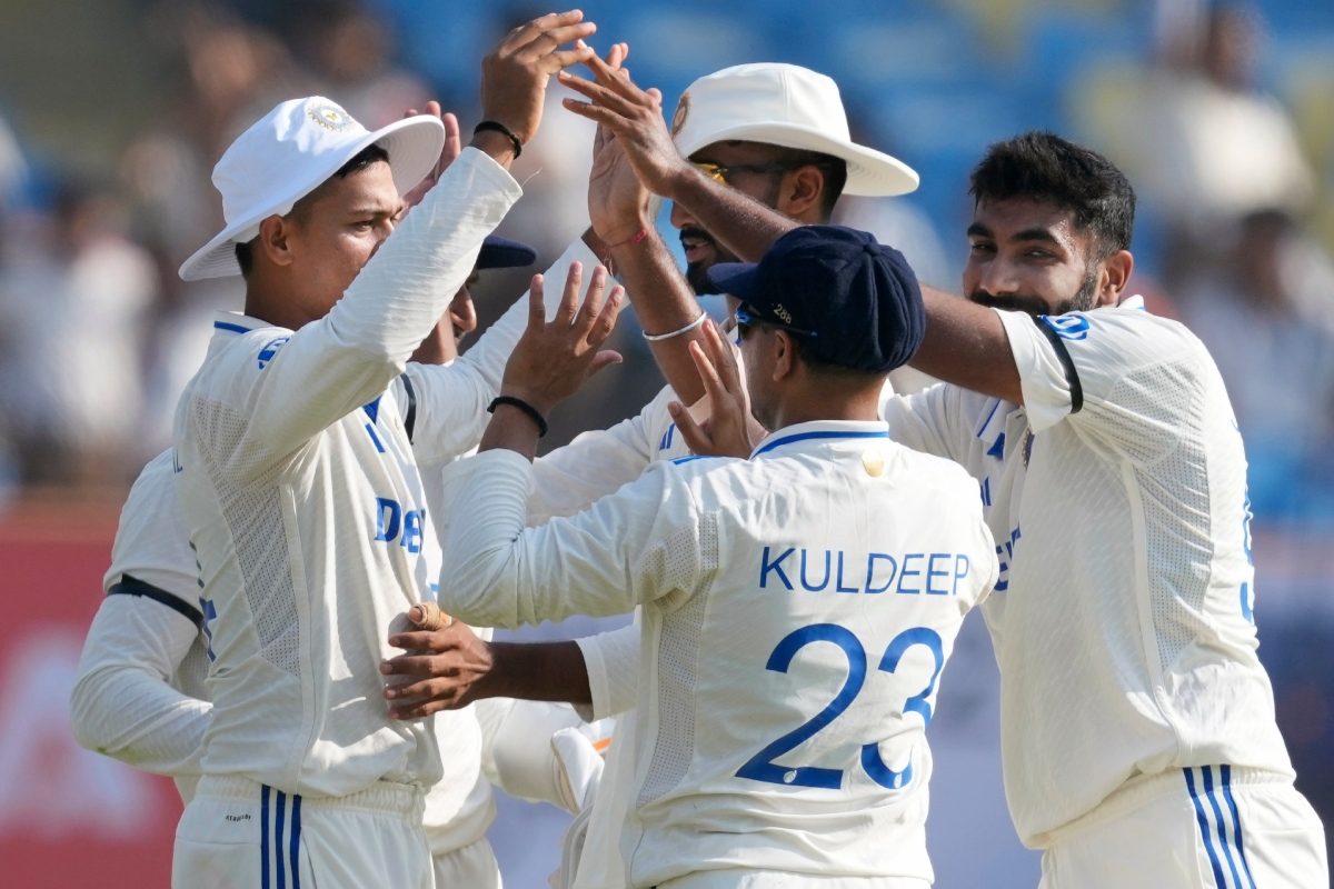 'रिवर्स रैंप' शॉट खेलकर तोहफे में विकेट दे गया दिग्गज, भारतीय गेंदबाज हैरान