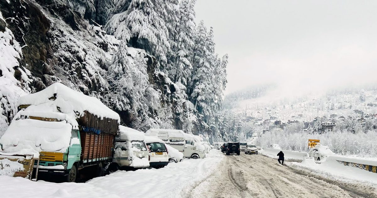 BREAKING 4 NH   Manali Snowfall 2024 02 32ef7ef5bfa62afead3ee2d4274bc0a9 16x9 