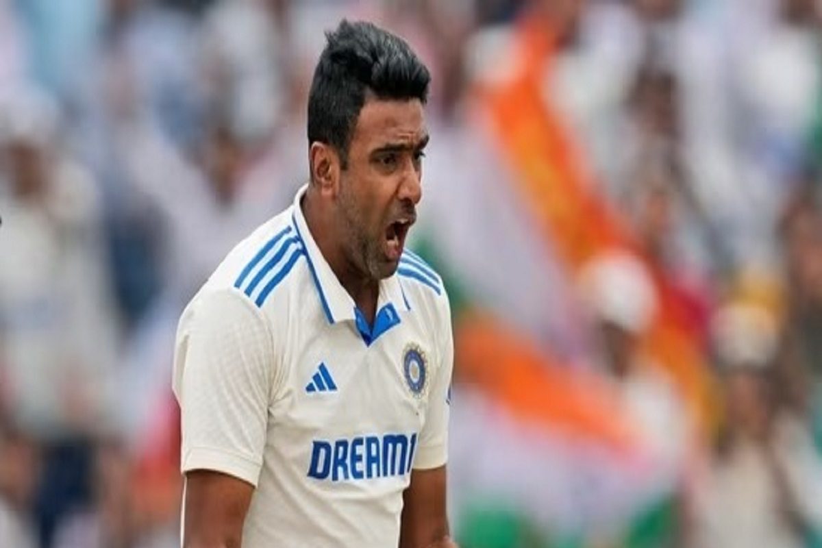 अश्विन ने की अनिल कुंबले की बराबरी, जल्द निकल सकते हैं आगे, निशाने पर मुरलीधरन