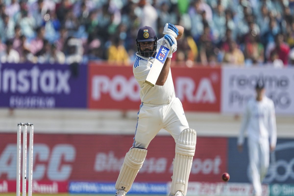 रोहित ने मुश्किल समय में खेली बड़ी पारी, 3 विकेट गिरने के बाद संभाला मोर्चा