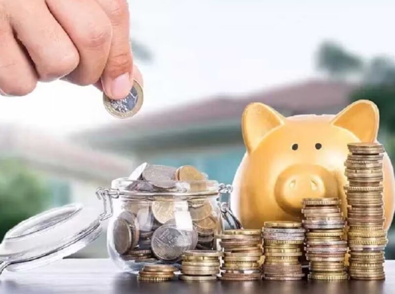 अगर आप किसी ब्रोकर के जरिए इन्वेस्टमेंट करते हैं तो खर्च तो बढ़ता है यह सही है लेकिन आपको एक्सपर्ट ओपिनियन भी मिलता है. दोनों ही जगह पर आपका फंड मैनेज कोई और ही कर रहा है लेकिन रेग्युलर फंड में आपको अतिरिक्त एक्पर्टीज मिलती है. 