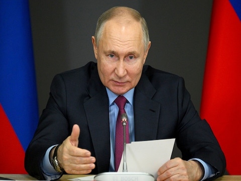 रूस में पुतिन का फिर राष्‍ट्रपति चुना जाना तय है. 