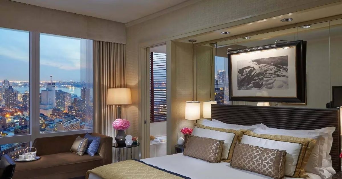 पीली, गुलाबी नहीं सफेद ही क्यों होती है होटल्स की चादर, वजह जान नहीं कर