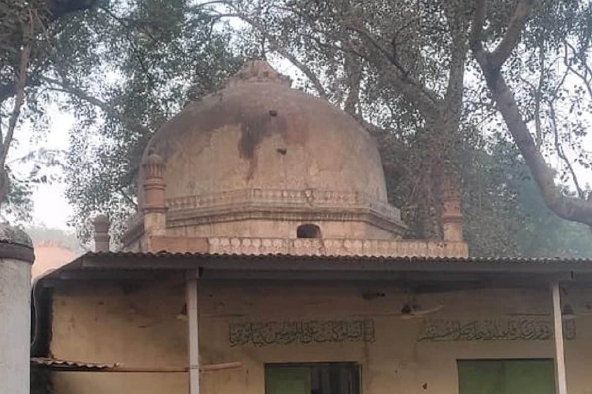700 साल पुरानी मस्जिद का मिट गया नामोनिशान, अचानक कहां गायब हो गया मलबा?