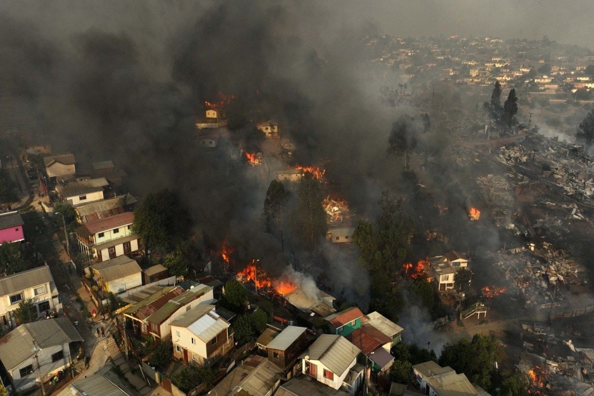 PHOTOS: चिली के जंगलों में आग ने मचाया तांडव! 1100 से अधिक घर जलकर खाक, 42 मौत