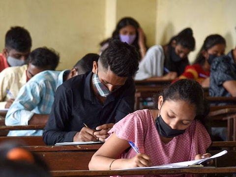 UP Police Constable Exam 2024 अंतिम दिन 50 पकडे अब तक कुल 244 पकडे गए मुन्नाभाई!