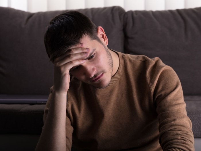 शरीर में दिखाई दें यह संकेत, तो समझ लें लीवर में है परेशानी 7 Canva