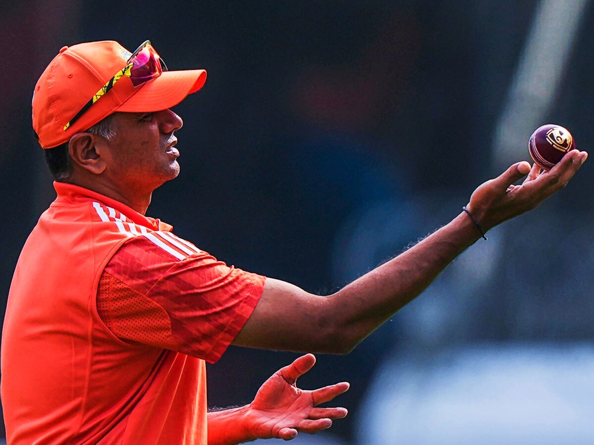 Part-time bowler, Non regular bowler who took only 1 wicket in Test cricket, Sunil Gavaskar, Rahul Dravid, Brendon McCullum, David Gower, Mark Boucher, पार्टटाइम बॉलर, सुनील गावस्कर, राहुल द्रविड़, ब्रेंडन मैक्कुलम, डेविड गॉवर, मार्क बाउचर