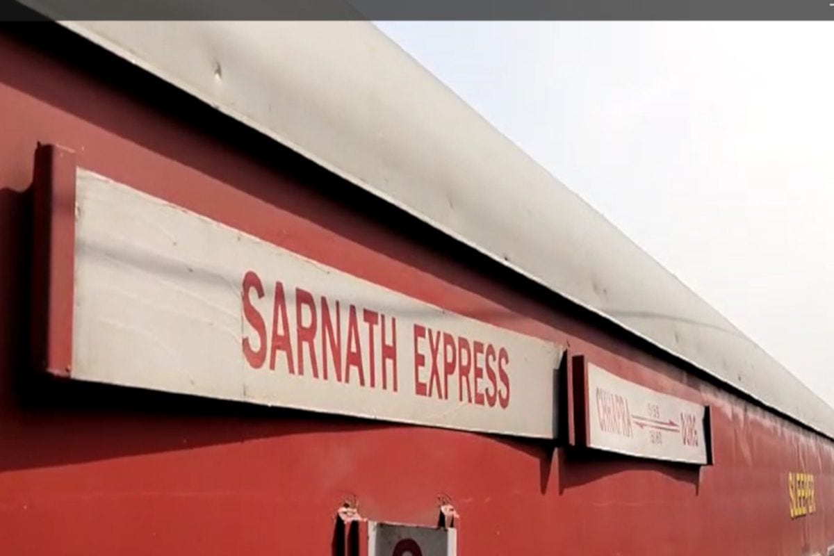 सारनाथ एक्सप्रेस में चली गोली, RPF जवान की मौत, 1 यात्री भी घायल