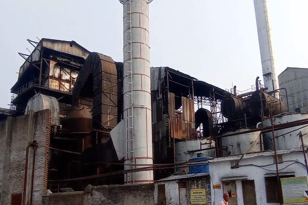 बिहार के चीनी मिल में बड़ा हादसा,मजदूरों पर गिरा लोहे का प्लेट,3 दबे 1 की मौत