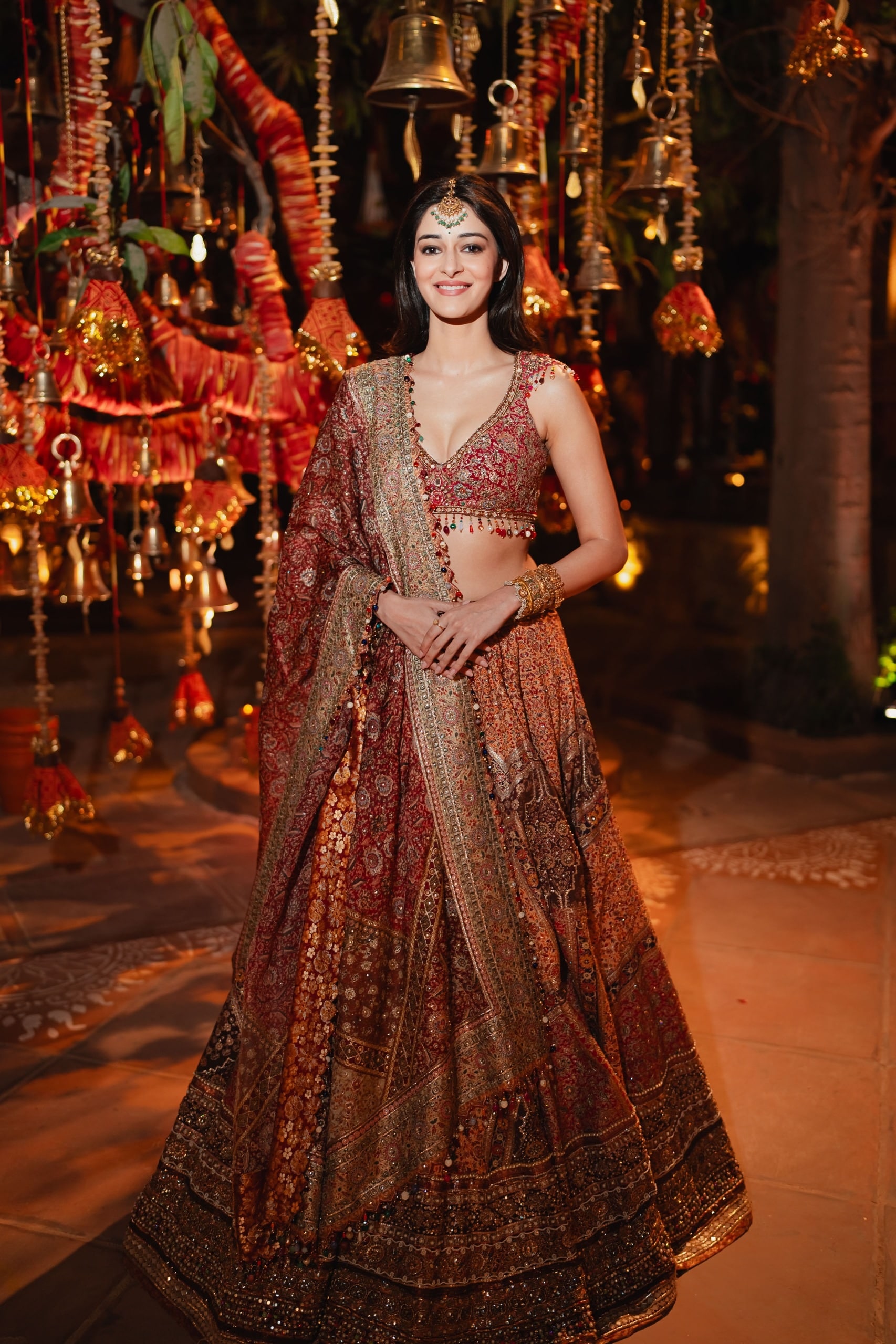 Kareena Kapoor Khan and Karisma Kapoor Dazzle on Armaan Jain's Wedding  Reception - Masala