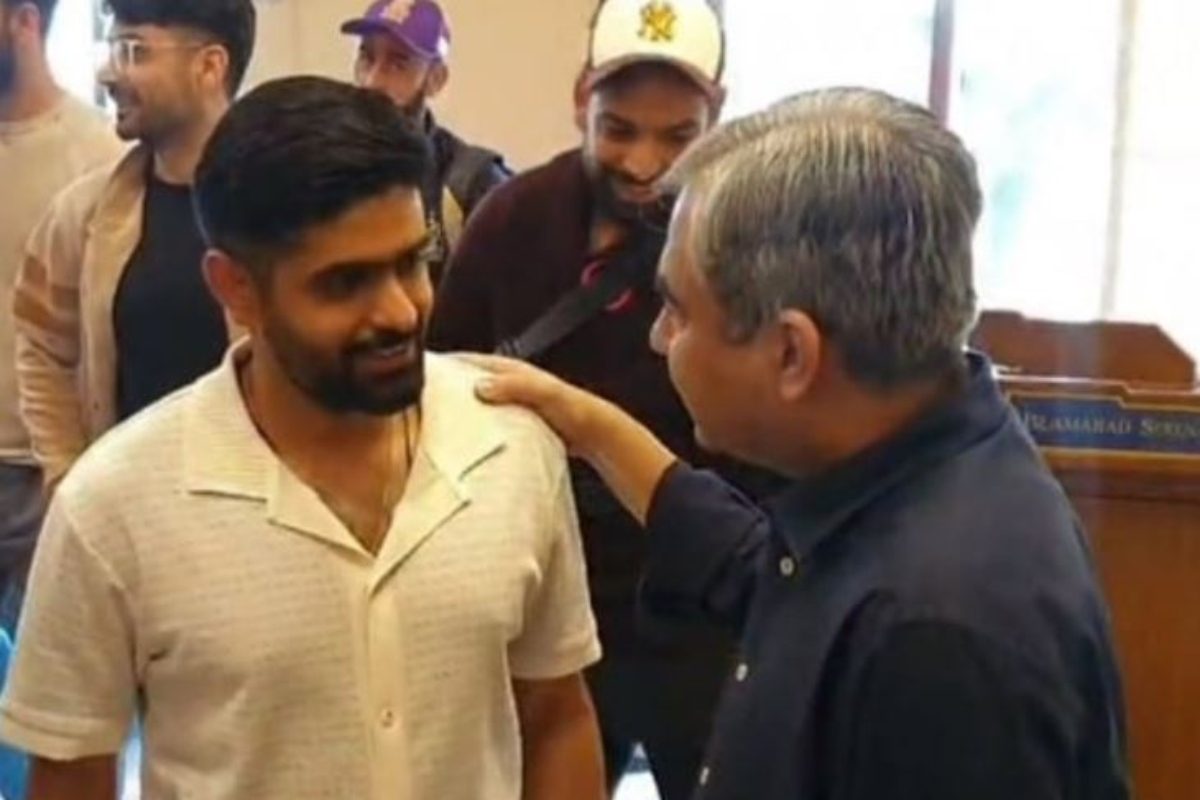 PAK क्रिकेट में ड्रामा... 2 खिलाड़ियों का तुड़वाया संन्यास, बाबर फिर बने बॉस