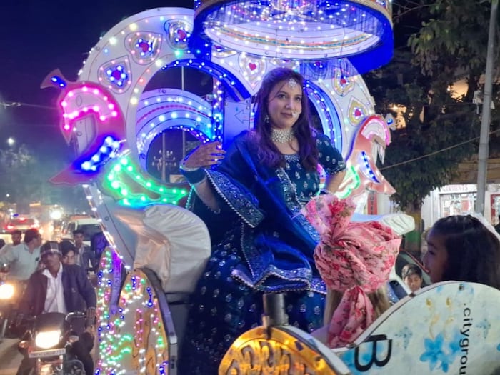 कहाँ खजुराहो की लड़की की हुई इटली में शादी, देखें 3 nw18