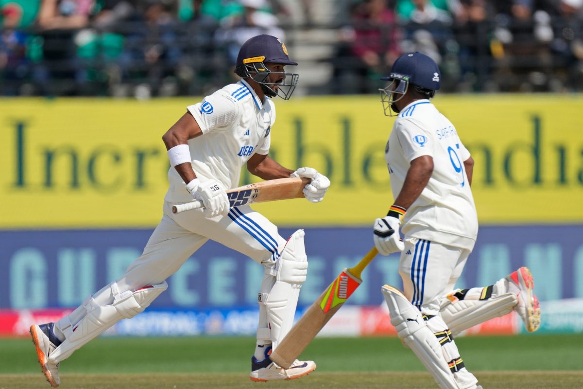 रोहित- गिल के शतक... सरफराज- पडिक्कल के अर्धशतक, टीम इंडिया ने कसा शिकंजा