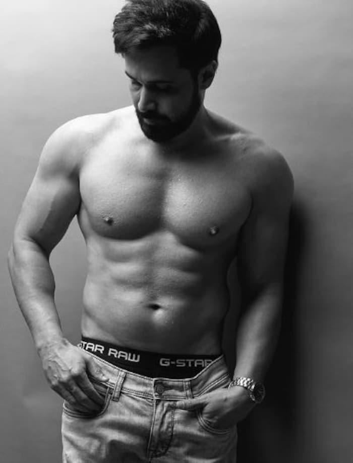 वही हुआ जिसका डर था, बिखर गया इमरान हाशमी का संसार 4 Instagram photos