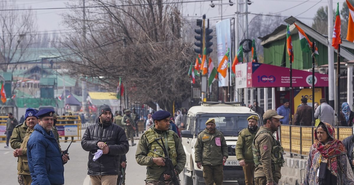 PM मोदी की श्रीनगर रैली को लेकर साजिश में जुटी ISI, कश्मीरियों को दे रहा धमकी