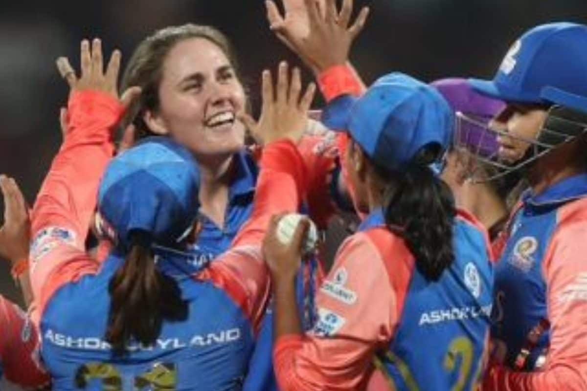 मुंबई ने बैंगलोर को हराकर टॉप पर किया कब्जा, आरसीबी की लगातार दूसरी हार