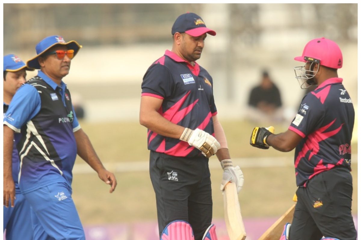 IVPL: 61 गेंद पर 148 रन... अंजान इंडियन ने उधेड़ी सहवाग की टीम की बखिया