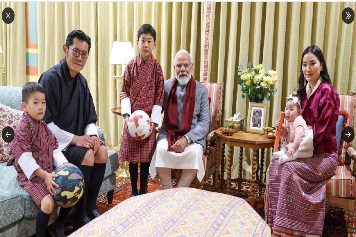 मन मोह लेगा पीएम मोदी के साथ भूटान नरेश के बच्चों की ये तस्वीरें