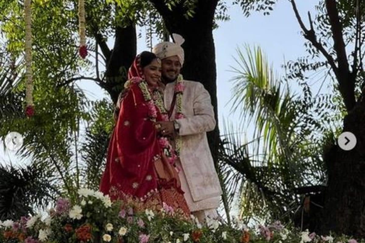 क्रिकेटर ने रचाया ब्याह, IPL के दौरान स्पोर्ट्स साइकोलॉजिस्ट संग लिए सात फेरे