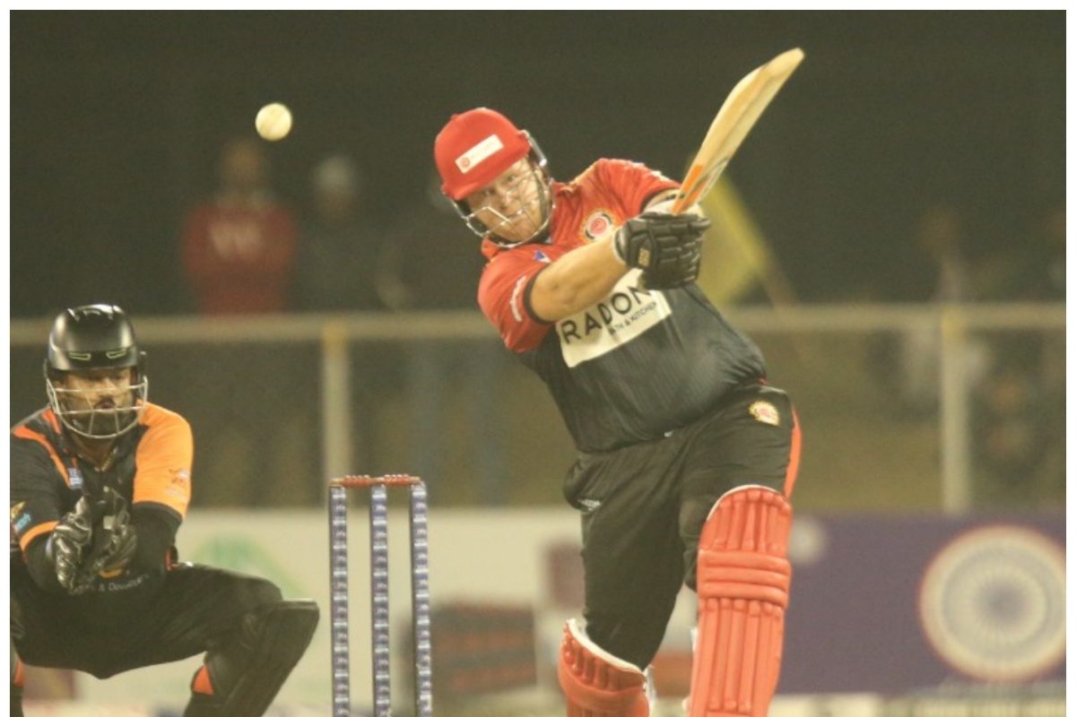 IVPL: लेवी ने 27 गेंद पर ठोके 72 रन, रेड कार्पेट दिल्ली सेमीफाइनल में, सहवाग..