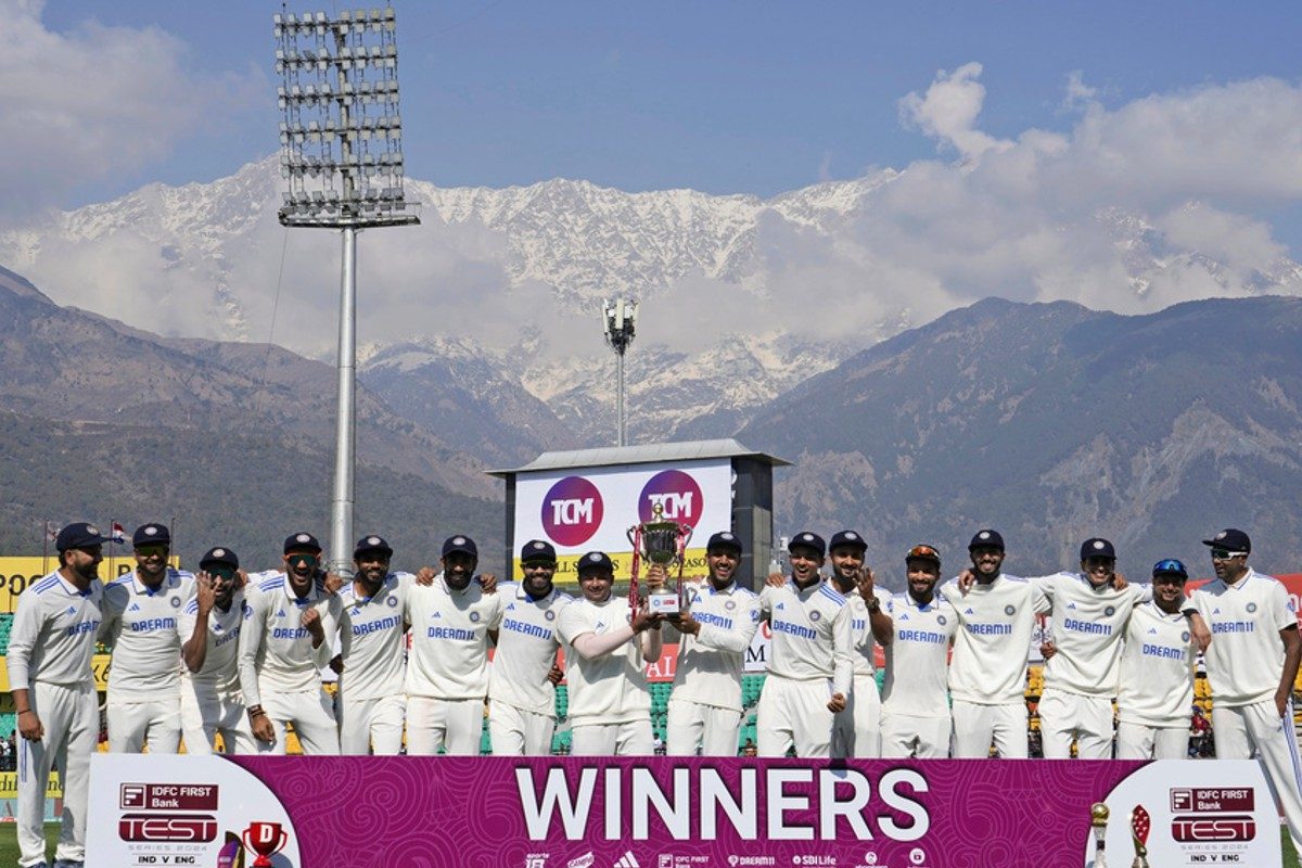 Video: जय शाह से रोहित शर्मा ने ली ट्रॉफी, स्टेज से उतरकर किसके हाथ में थमाया