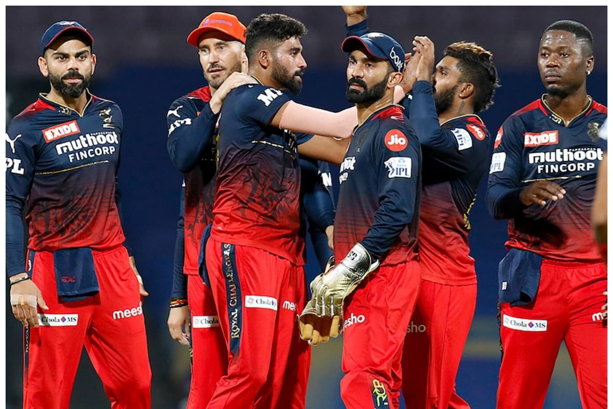 VIDEO: पिता के अंतिम संस्कार में हिस्सा लिया और लौटकर शतक ठोक दिया...