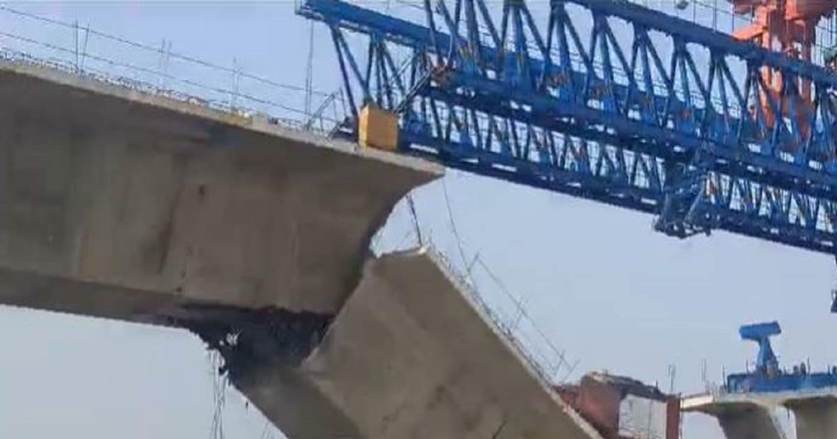 Bihar Bridge Collapse: large part collapsed of Supaul bakaur Bheja Ghat  Madhubani kosi river bridge many people injured कोसी नदी पर बन रहे देश के  सबसे बड़े सड़क पुल का बड़ा हिस्सा