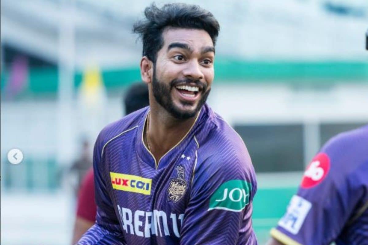 VIDEO: अय्यर ने लगाया सीजन का सबसे लंबा छक्का, गेंदबाज रह गया हक्का बक्का