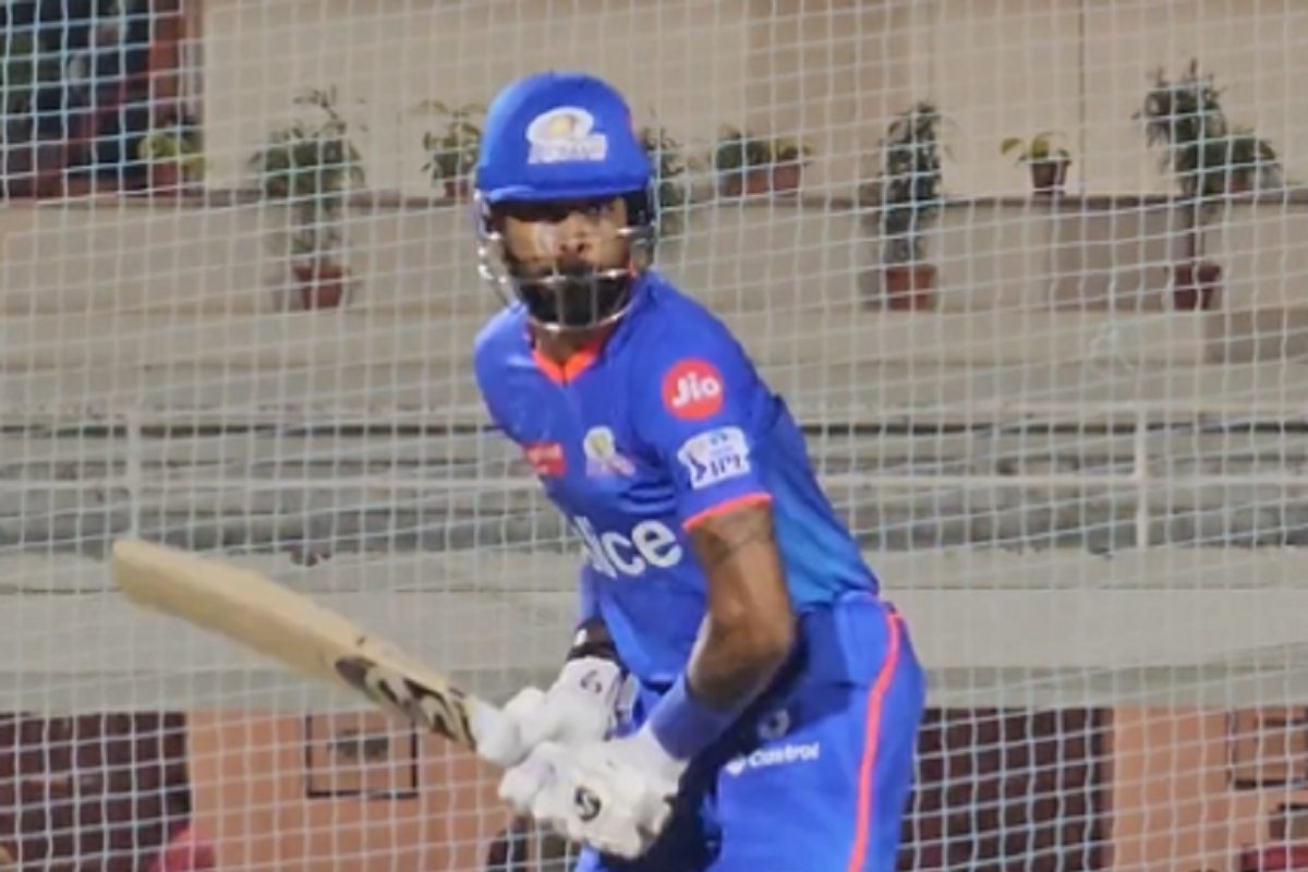 हार्दिक के लिए नहीं कम हो रहा फैंस का गुस्सा, कई बार हुए रोस्ट