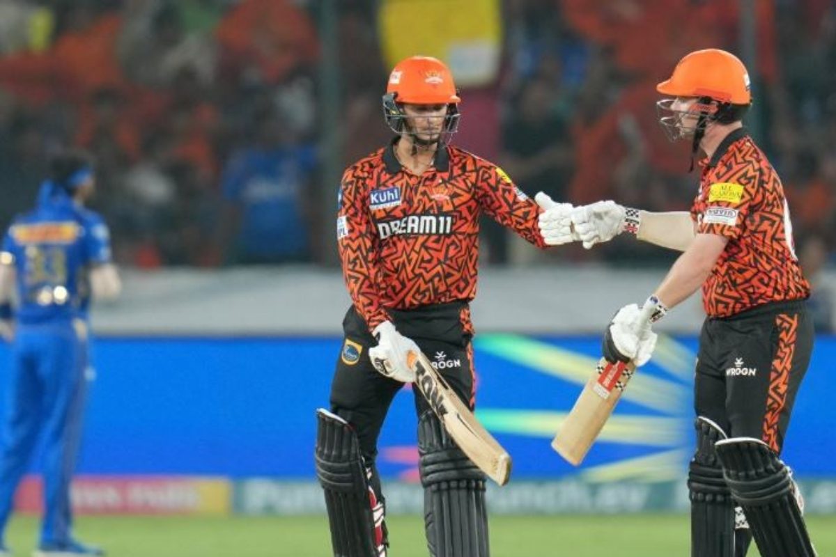 रनों की सुनामी में बह गए कई रिकॉर्ड... मेंस टी20 में पहली बार हुआ ऐसा