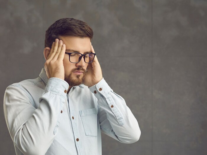 सिर दर्द को घरेलु तरीके से करें सही, दवाई है बिलकुल गलत तरीका 5 Canva