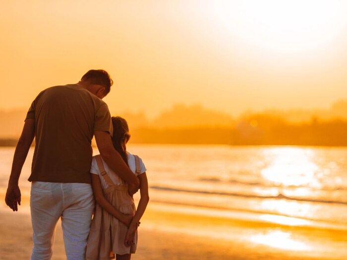 बेटी की परवरिश माँ ही नहीं पिता की भी है जिम्मेदारी, ऐसे रखें अपनी बेटी का ध्यान 4 Canva