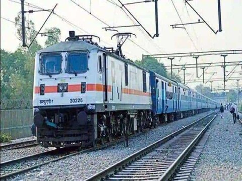 देवघर-डिब्रूगढ़ के बीच ट्रेन का परिचालन. 