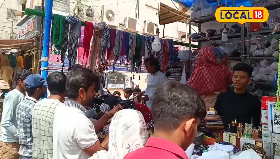 150 रुपए तक की टोपी और 4000 तक के बिक रहे अतर, जानें ईद के पहले पटना का हाल